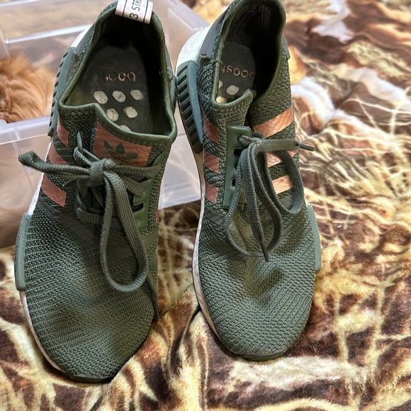 ADIDAS THREE STRIPES FASHION SHOES. L@@K - Picture 9 of 9